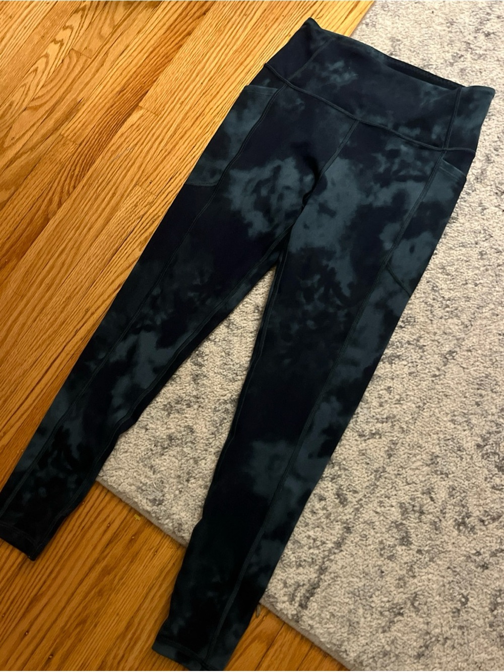Victoria secret Tie-Dye 7/8 Leggings - Black/green size 6